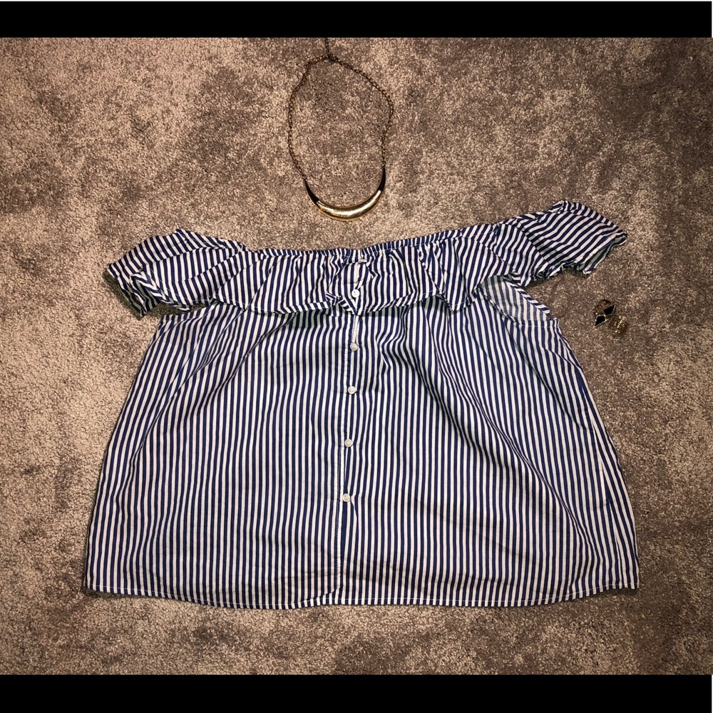 Striped pattern off-the-shoulder top
